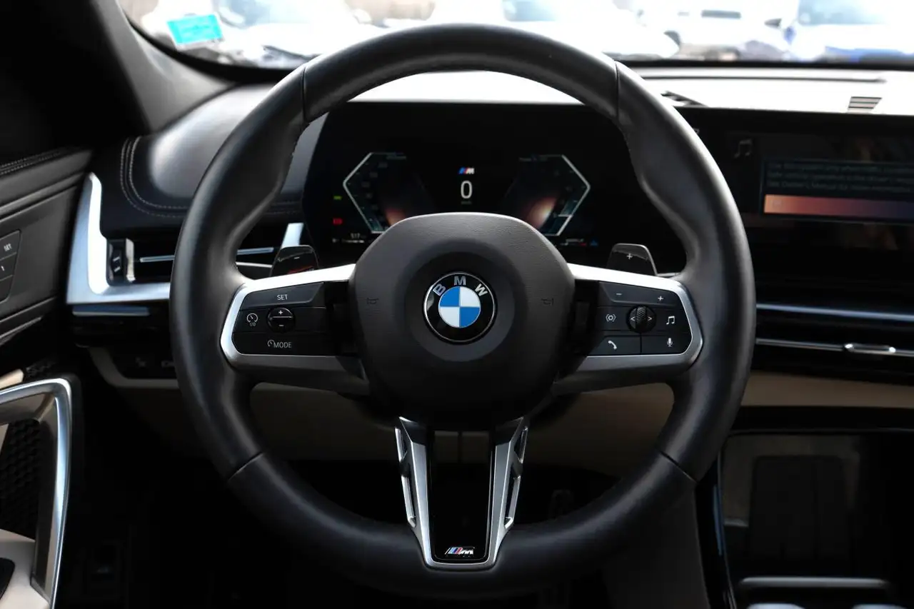 BMW X1 снимка BMW X1