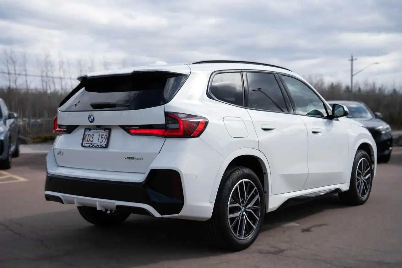 BMW X1 снимка BMW X1