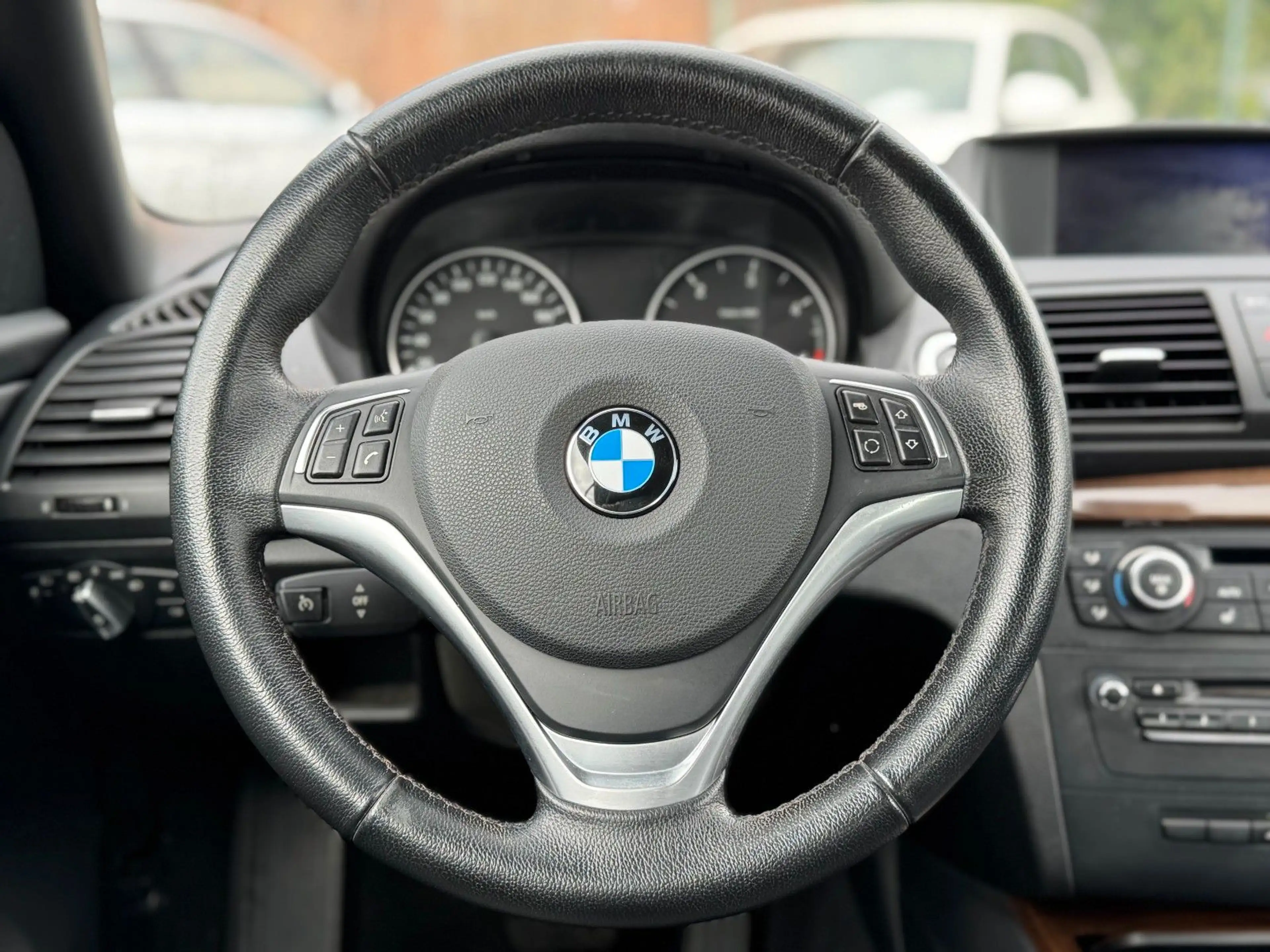 BMW 118 d 2.0l Vollleder/Tempomat/Navi/PDC — photo 11