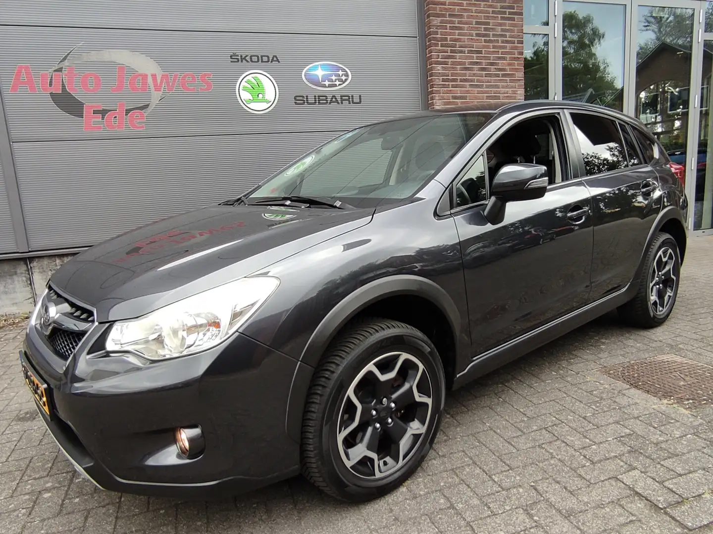 Subaru XV 2.0i Luxury AWD Afn.trekhaak - Allseason banden - Gris - 2