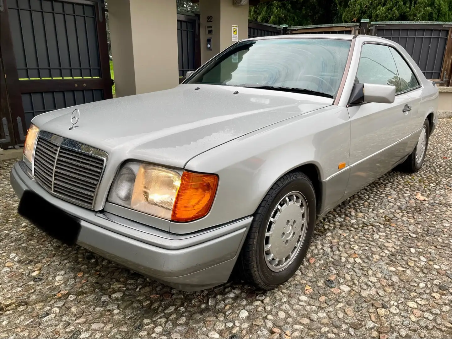Mercedes-Benz 300 300 CE Argent - 1