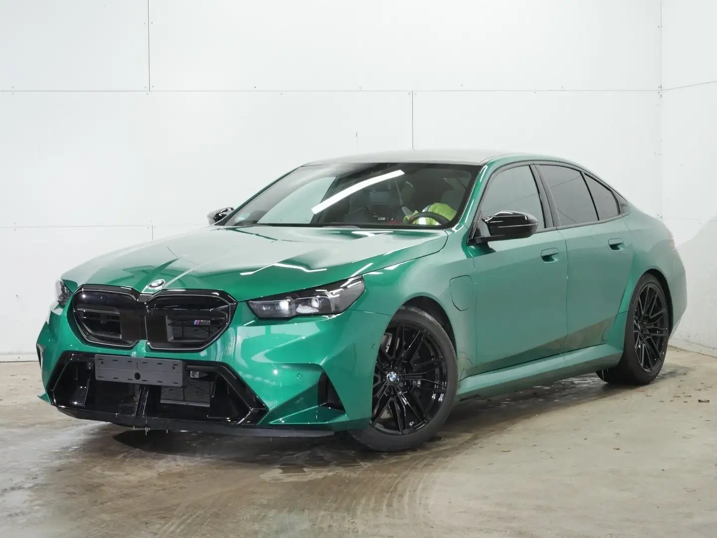 BMW M5 Limousine |Sitzbelüftung vorne |Lenkradheizung |Bo Grün - 1
