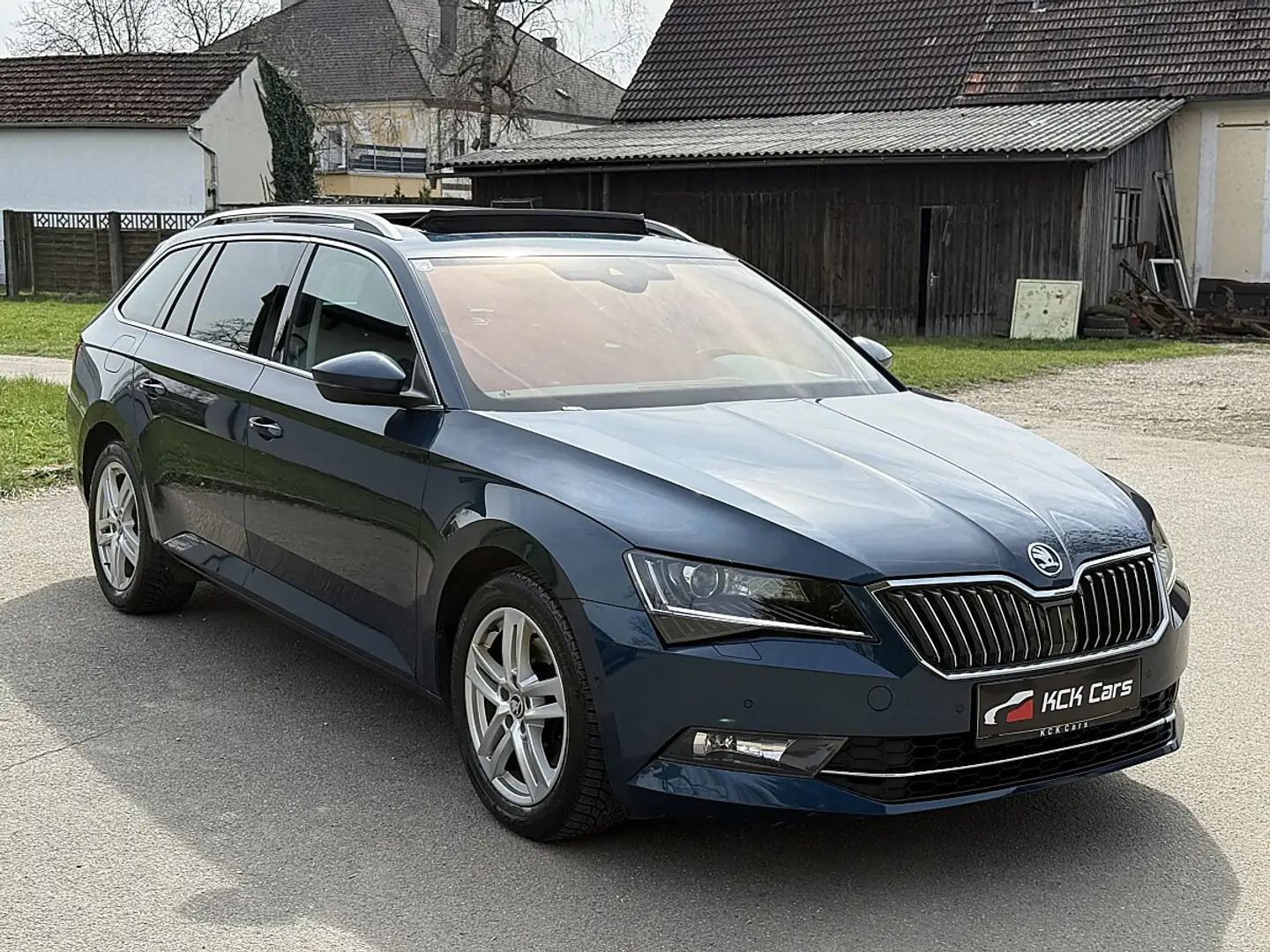 Skoda Superb Kombi 1,6 TDI DSG VOLL AUSSTATTUNG Blau - 1