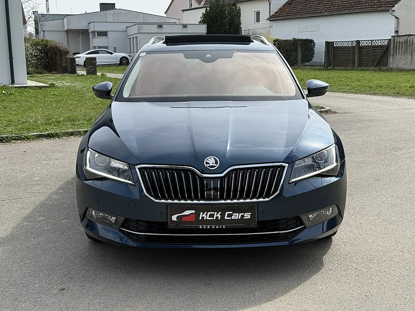 Skoda Superb Kombi 1,6 TDI DSG VOLL AUSSTATTUNG Blau - 2