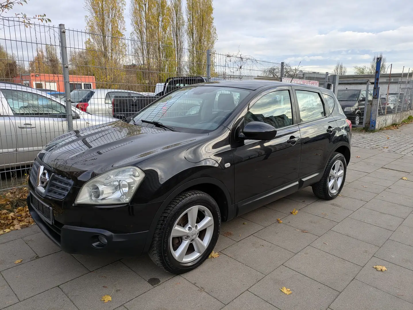 Nissan Qashqai Acenta 4 Schwarz - 1