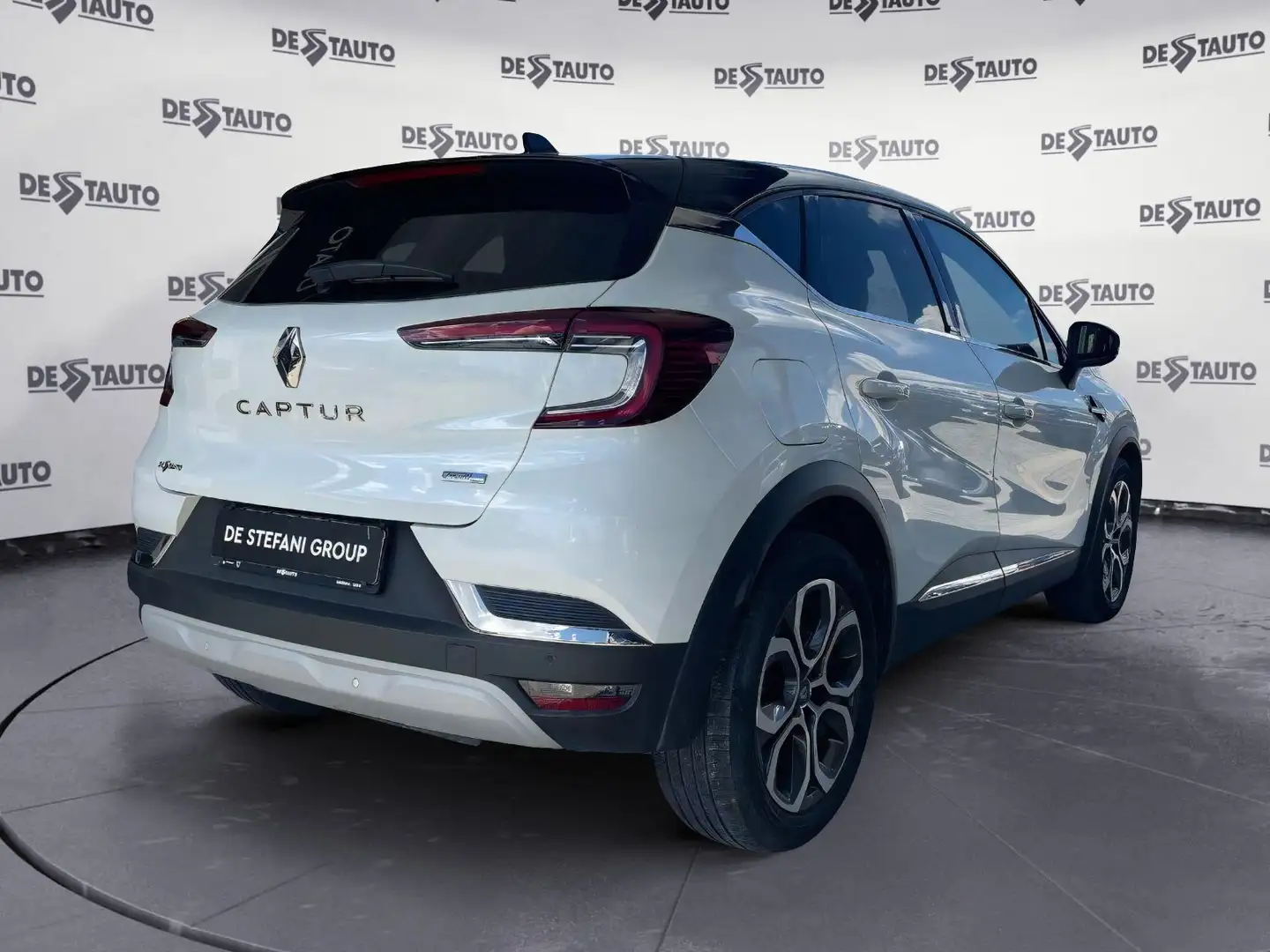 Renault Captur Captur 1.6 E-Tech phev Intens 160cv auto my21 Bianco - 2