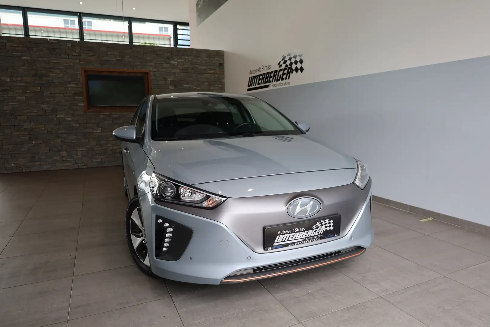 Hyundai IONIQ DAB RFK Klimaaut. PDC Silber - 2