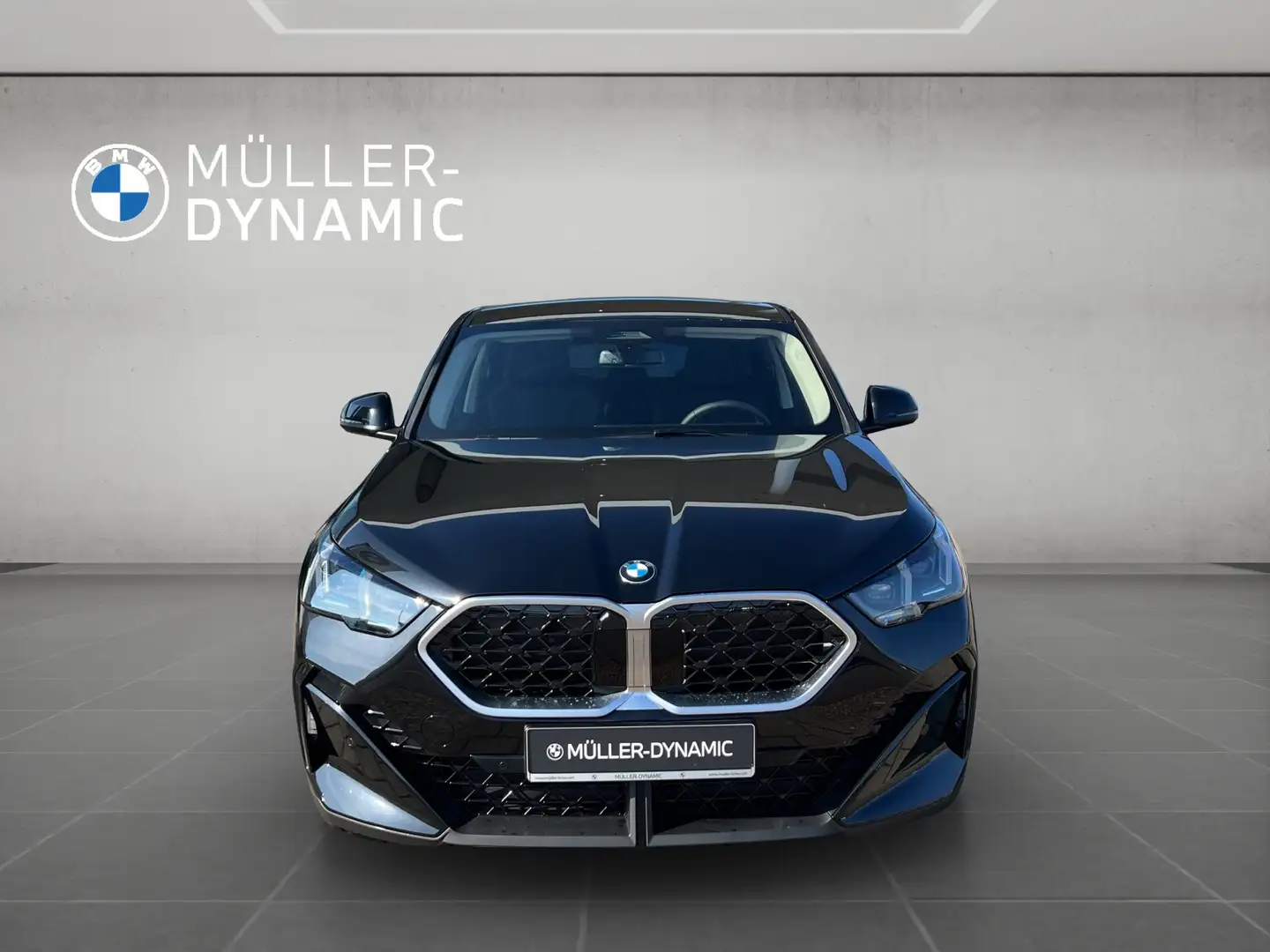BMW X2 sDrive20i LED AHK KOMFORTZUG RÜCKFAHR SHZ DAB Zwart - 2