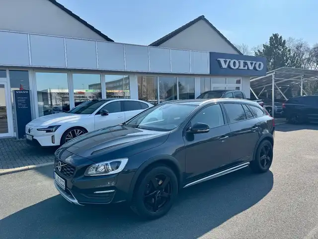 Volvo V60 Cross Country D3 Summum 6-Gang