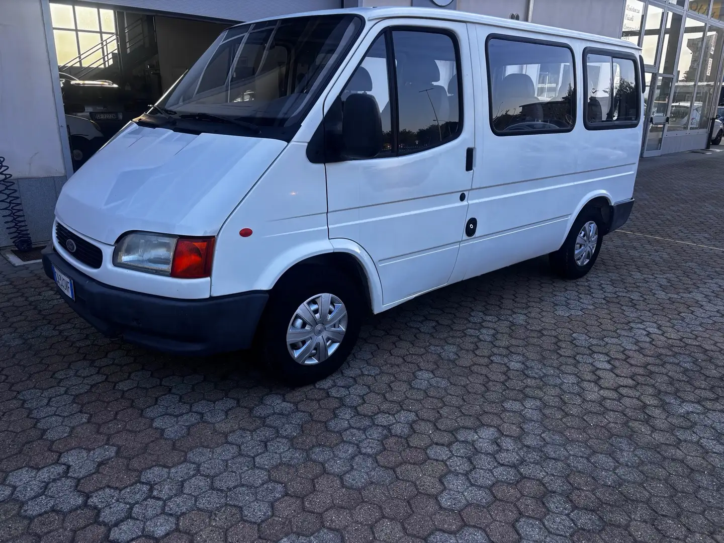 Ford Transit FT 100 9POSTI - 1