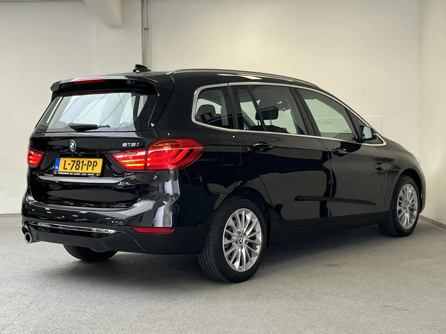 BMW 218 2-serie Gran Tourer 218i 7p. Luxury Business Plus Zwart - 2