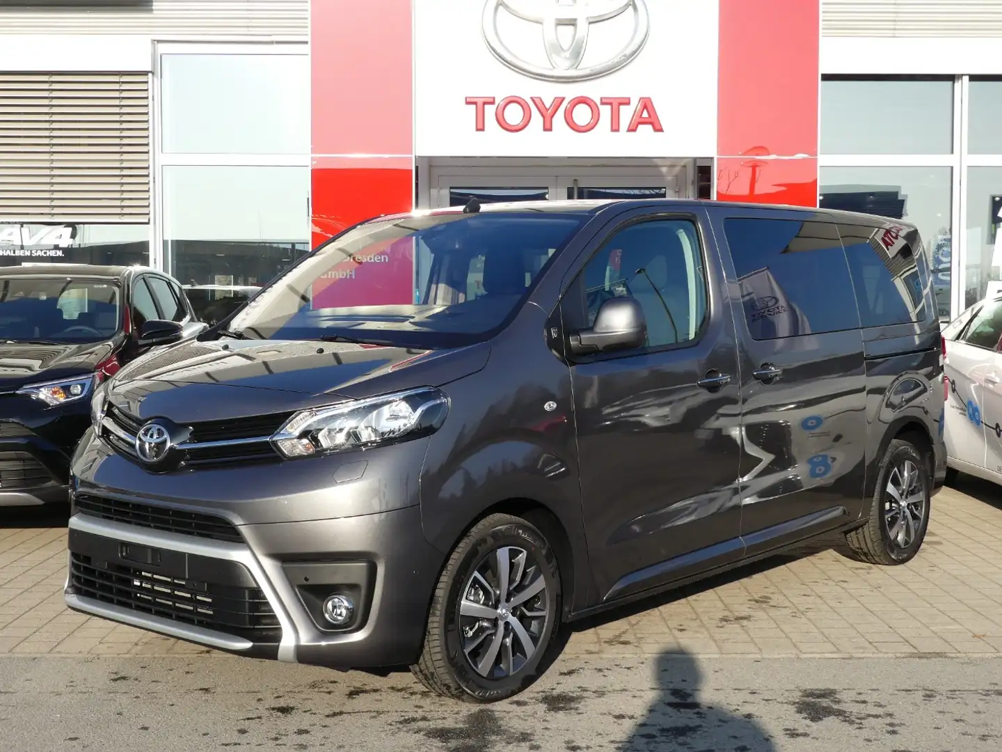 Toyota Proace Verso 2.0 D-4D S/S L1 Team FLA HUD SpurH Gris - 1