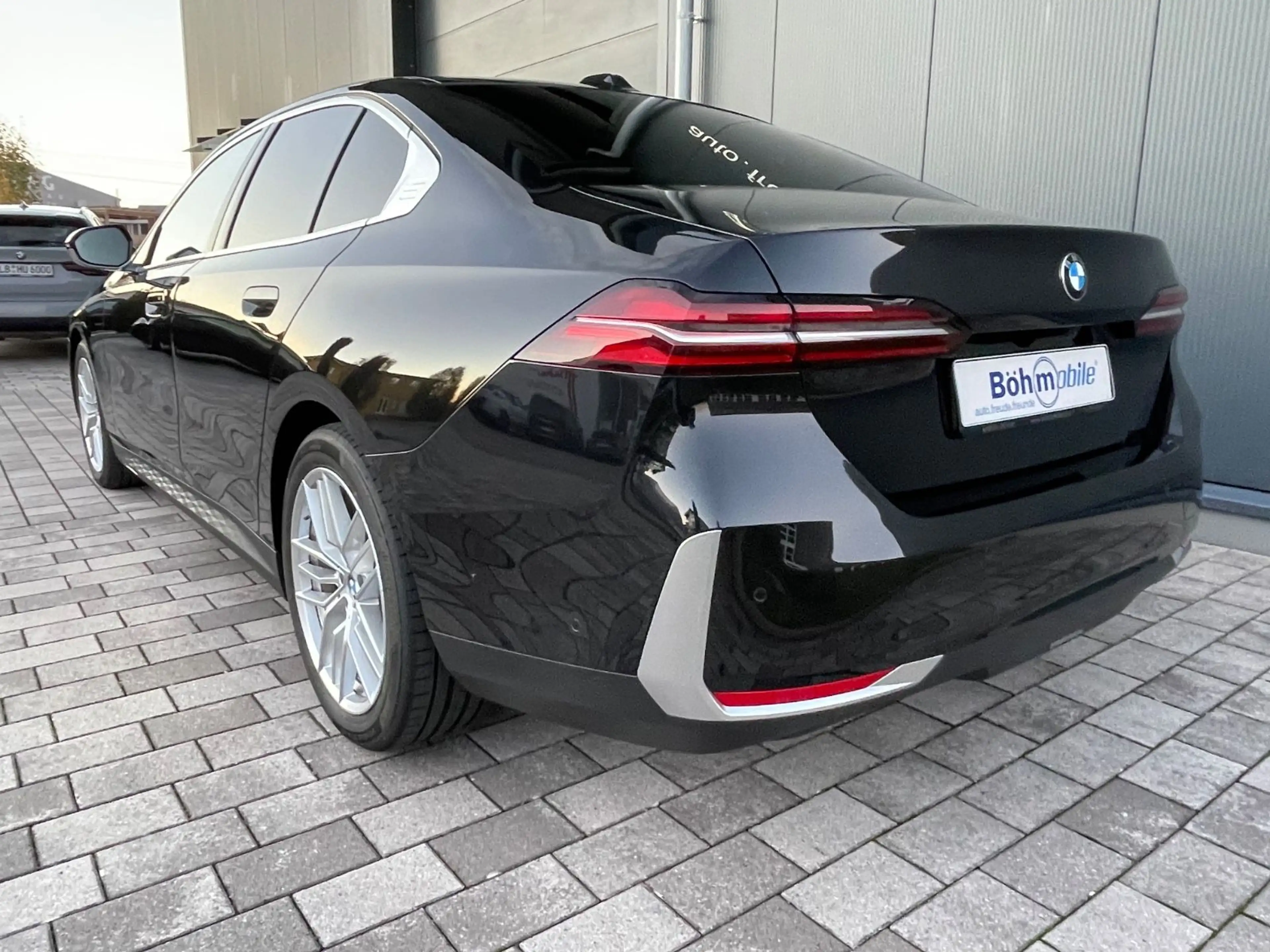 BMW 520 d xDrive/STDHZG/Autobahn As./HK/Adaptiv/NP85 — photo 6