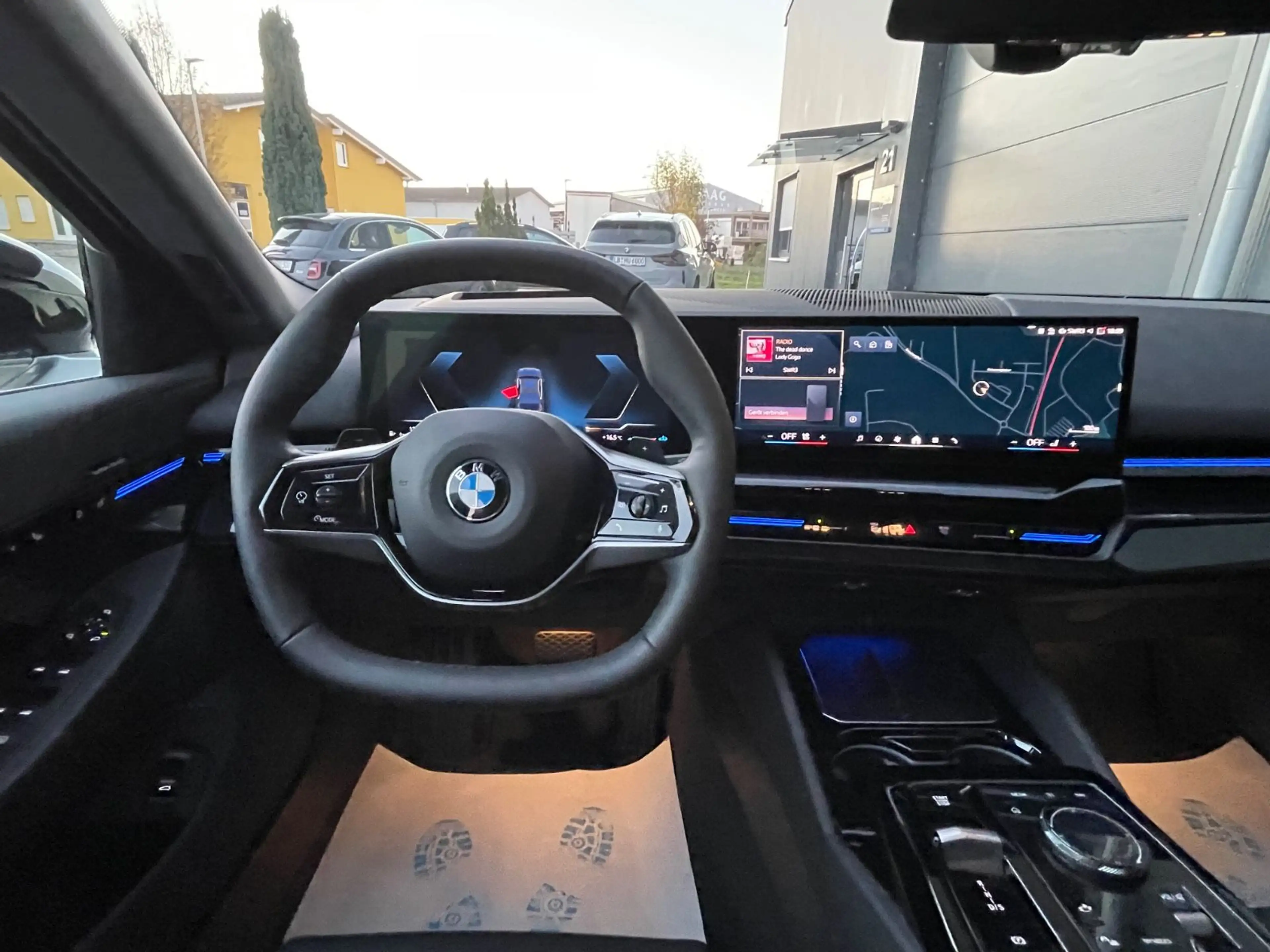 BMW 520 d xDrive/STDHZG/Autobahn As./HK/Adaptiv/NP85 — photo 16