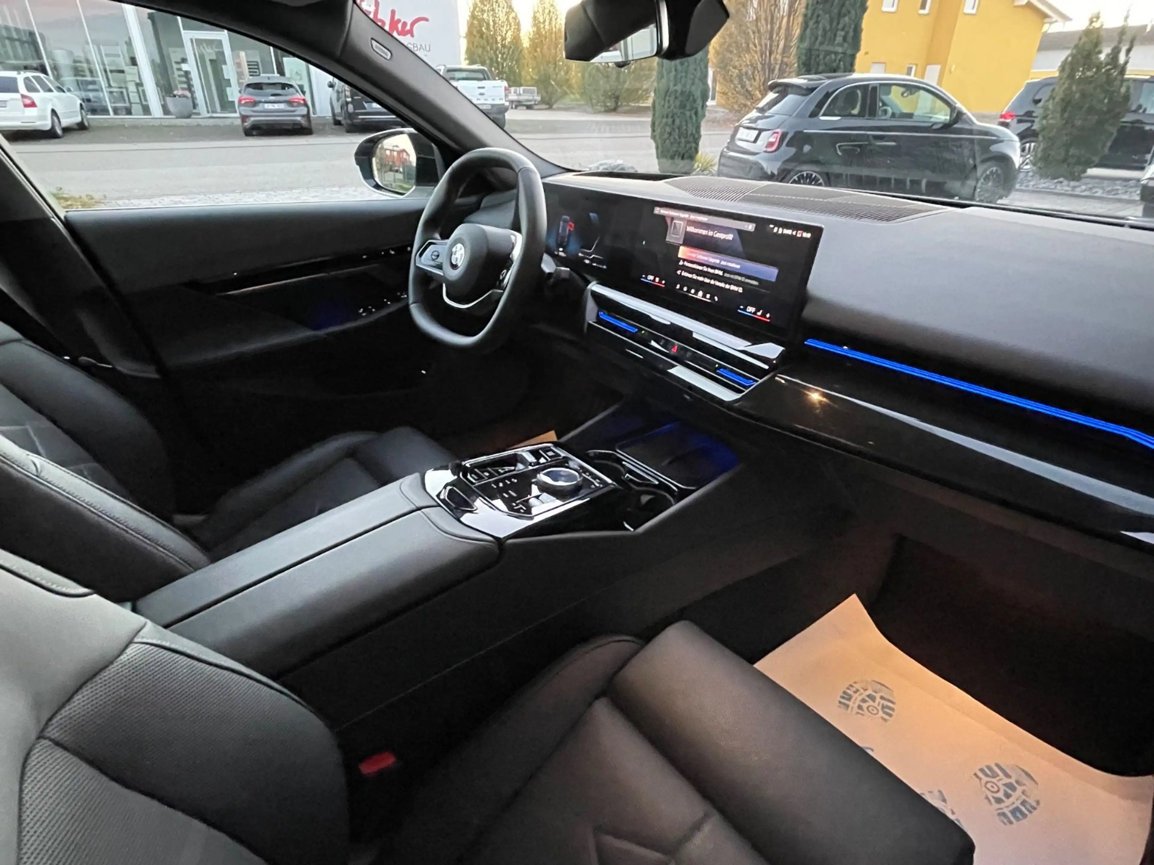 BMW 520 d xDrive/STDHZG/Autobahn As./HK/Adaptiv/NP85 — photo 22