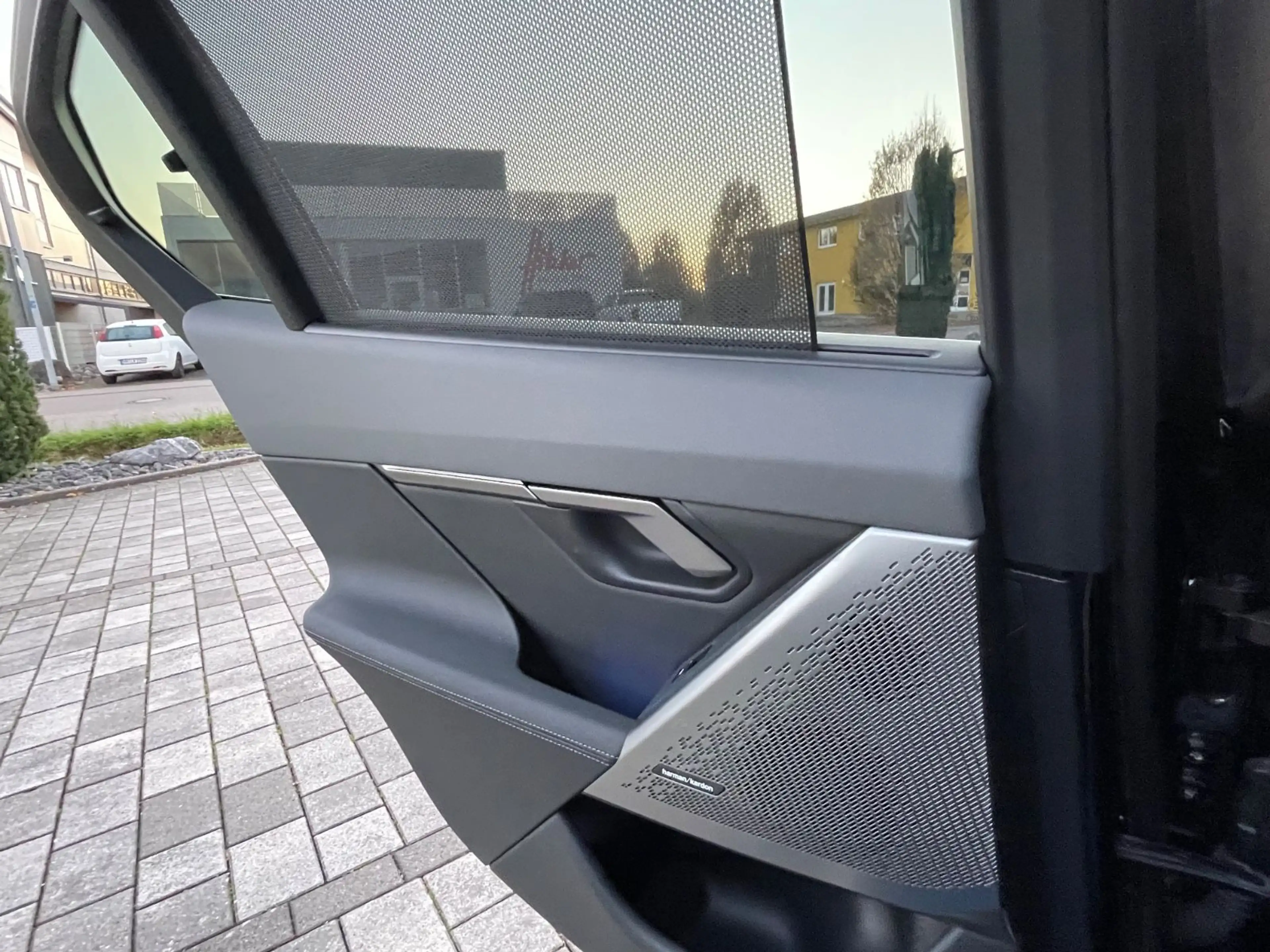 BMW 520 d xDrive/STDHZG/Autobahn As./HK/Adaptiv/NP85 — photo 13