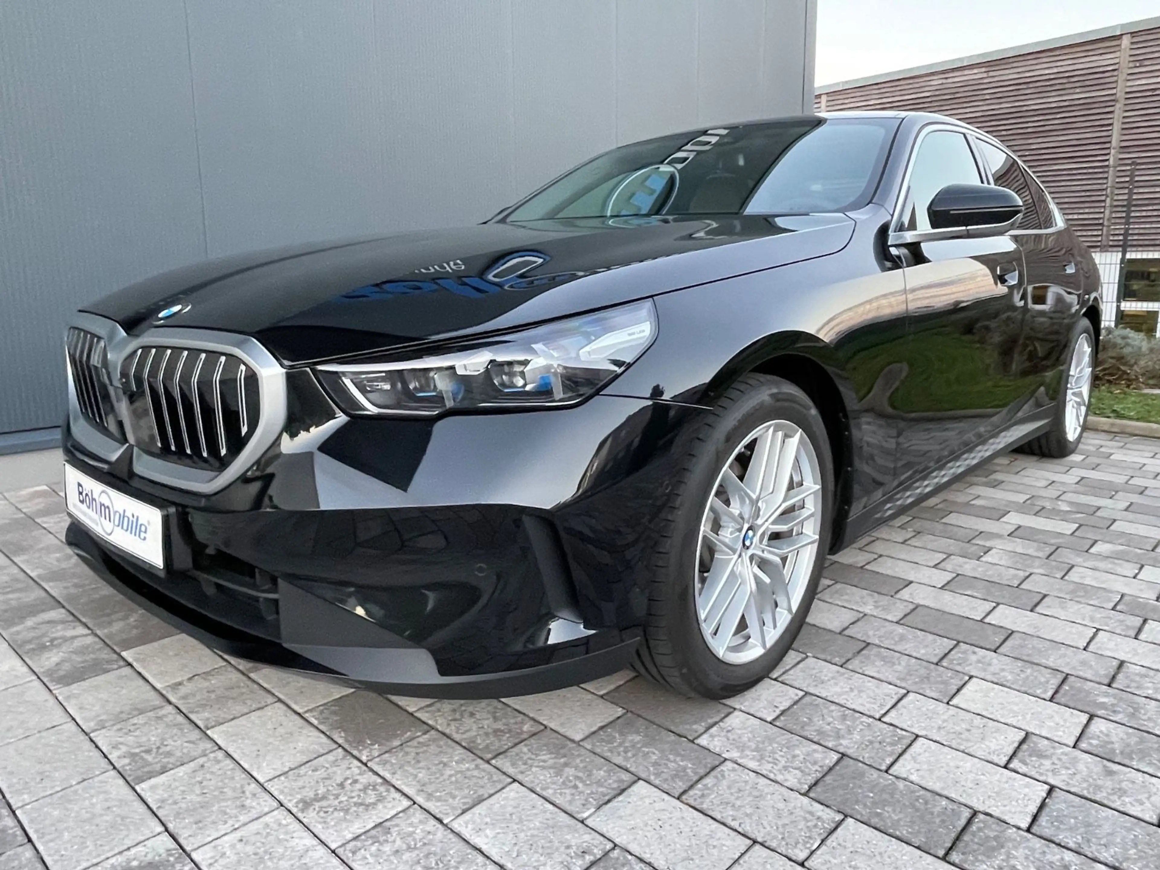 BMW 520 d xDrive/STDHZG/Autobahn As./HK/Adaptiv/NP85 — photo 3