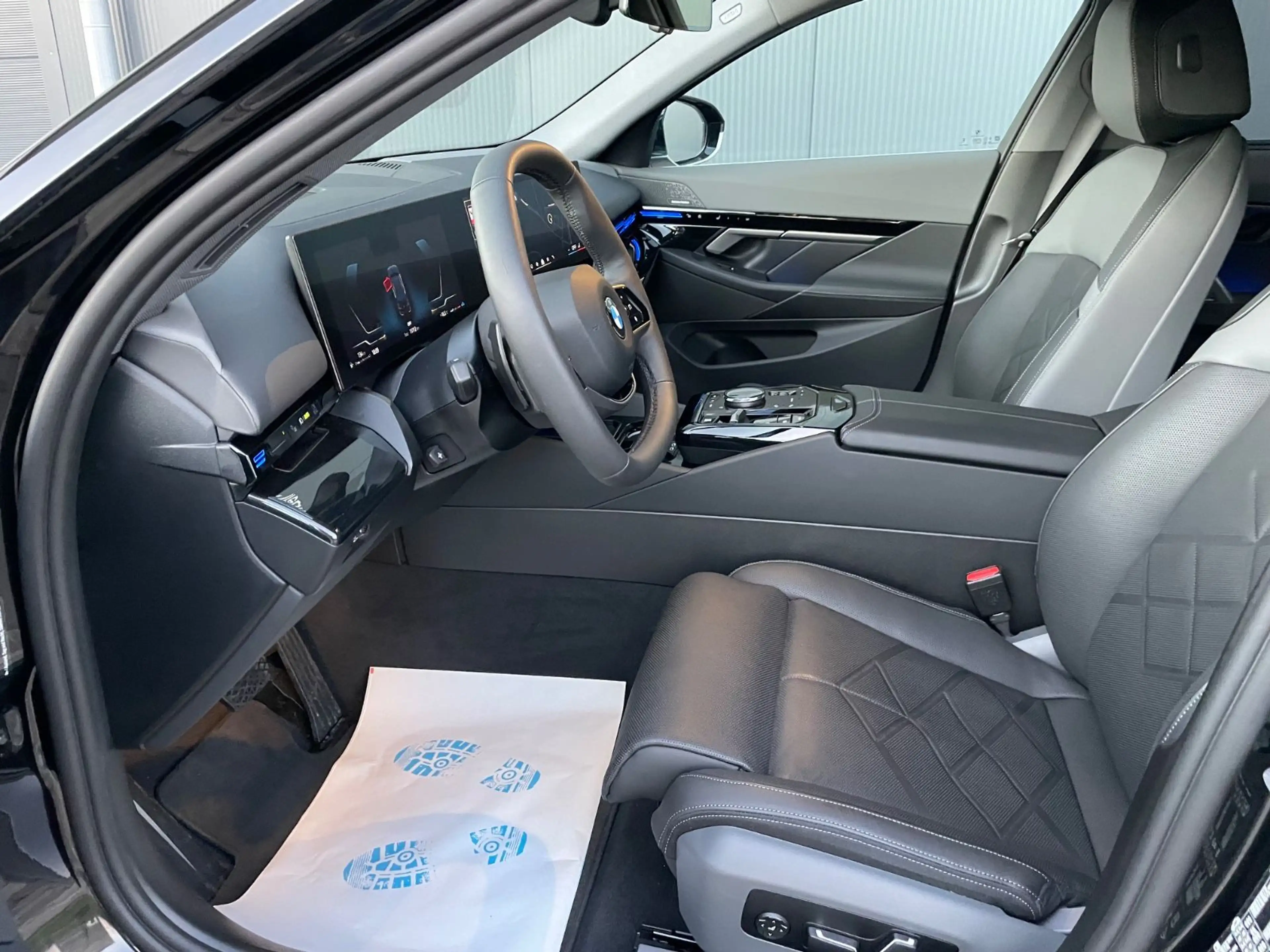 BMW 520 d xDrive/STDHZG/Autobahn As./HK/Adaptiv/NP85 — photo 11