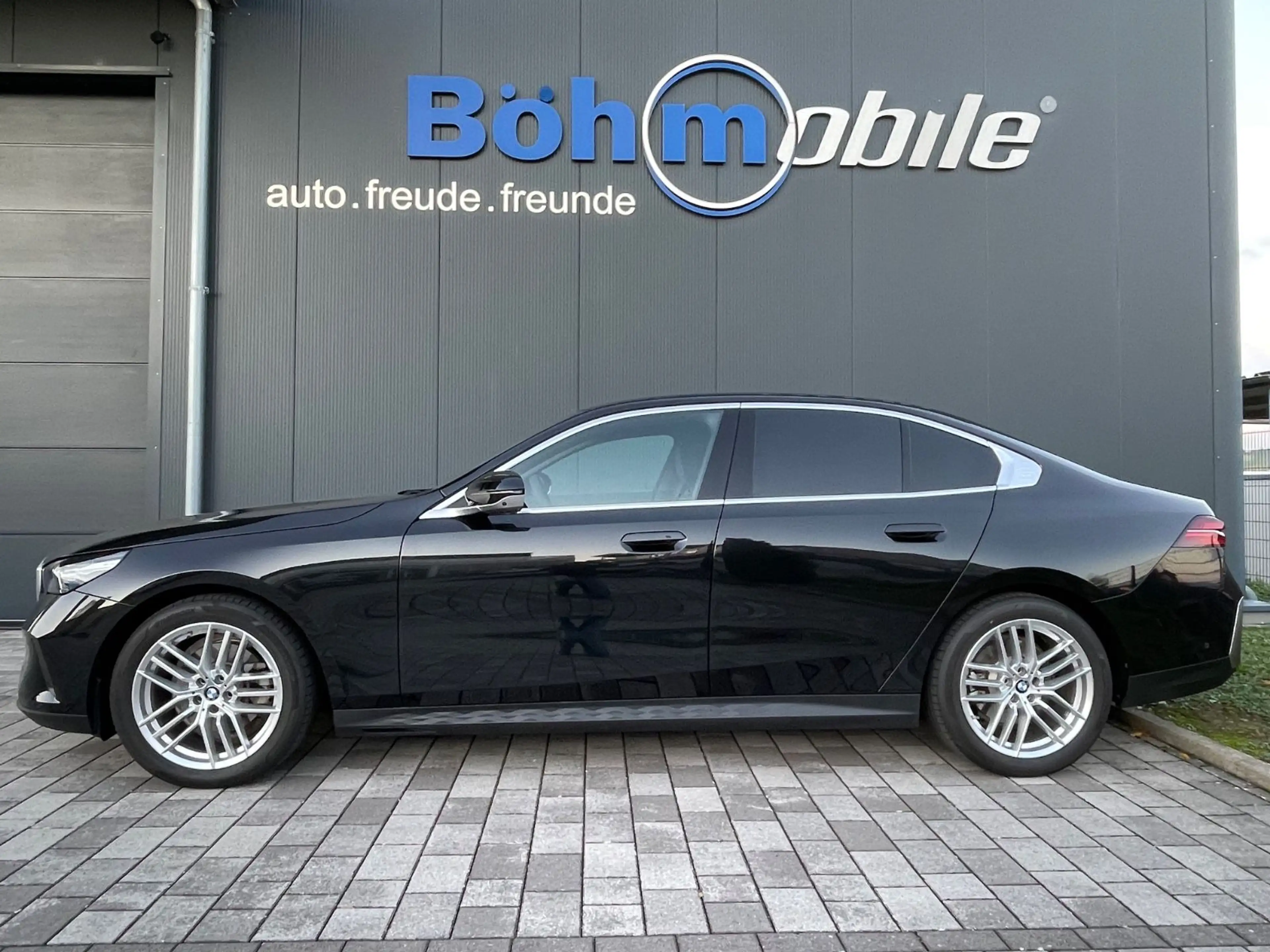 BMW 520 d xDrive/STDHZG/Autobahn As./HK/Adaptiv/NP85