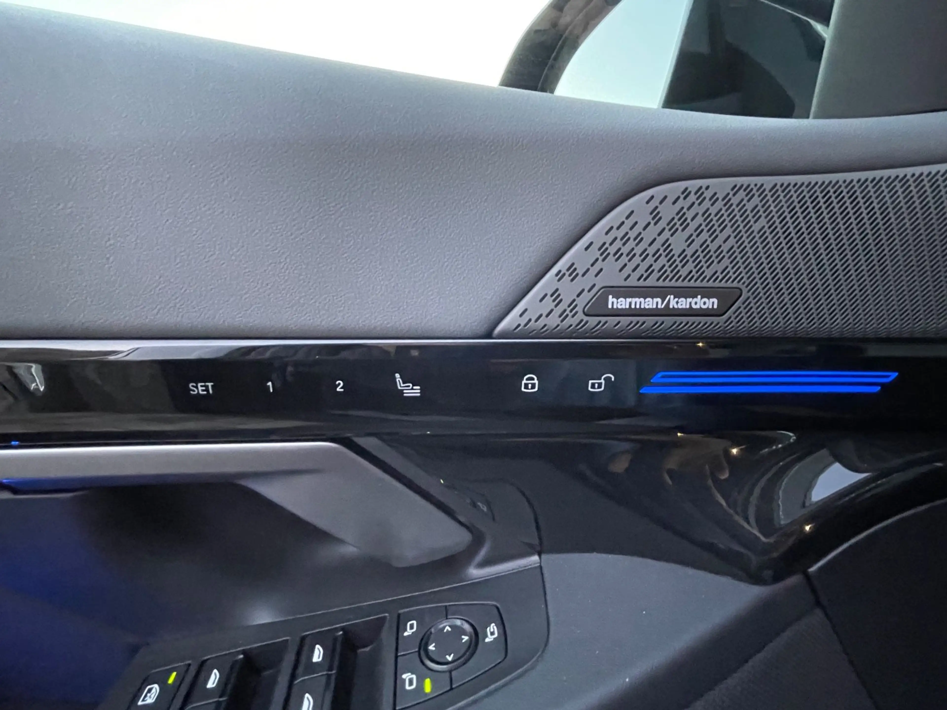 BMW 520 d xDrive/STDHZG/Autobahn As./HK/Adaptiv/NP85 — photo 14