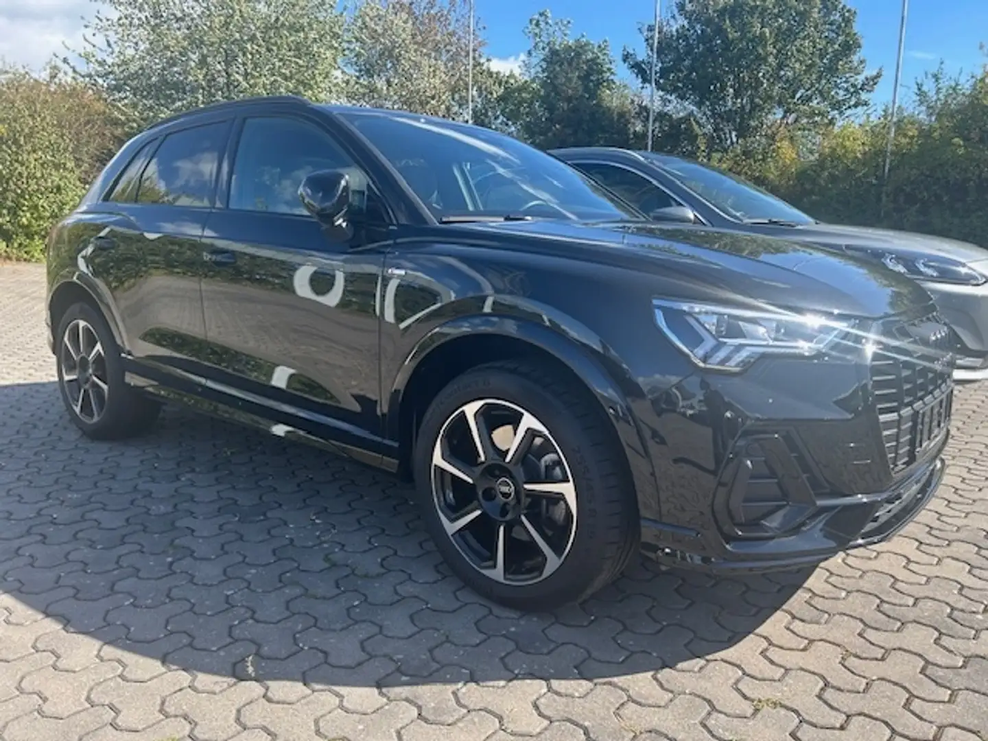 Audi Q3 Hybrid 45 "S line", NP: 68.000 € Noir - 2