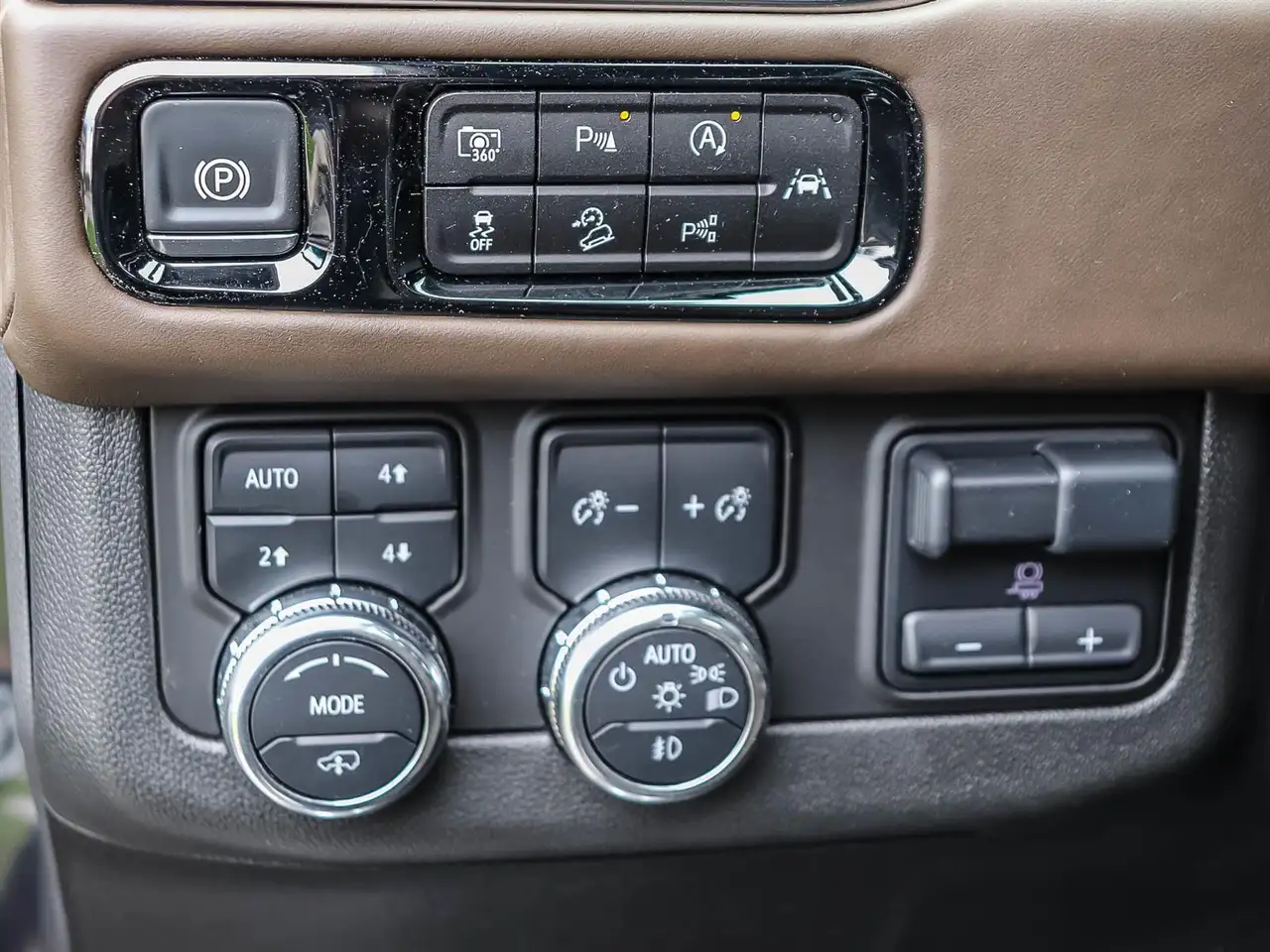 GMC Yukon снимка GMC Yukon