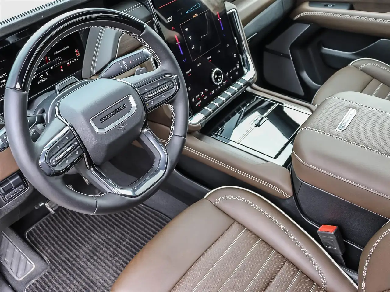 GMC Yukon снимка GMC Yukon