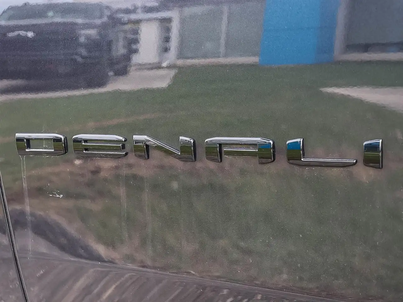GMC Yukon снимка GMC Yukon
