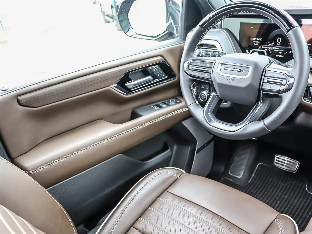 GMC Yukon снимка GMC Yukon