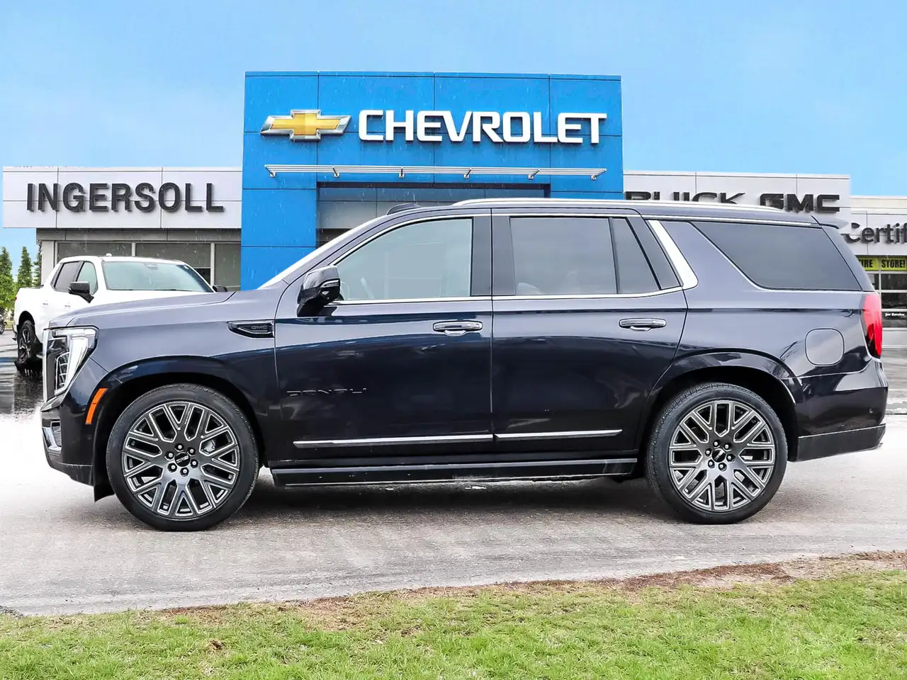 GMC Yukon снимка GMC Yukon