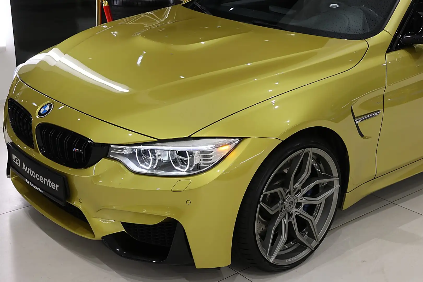 BMW M4 F82 – M Driver's Package – DKG Gold - 2