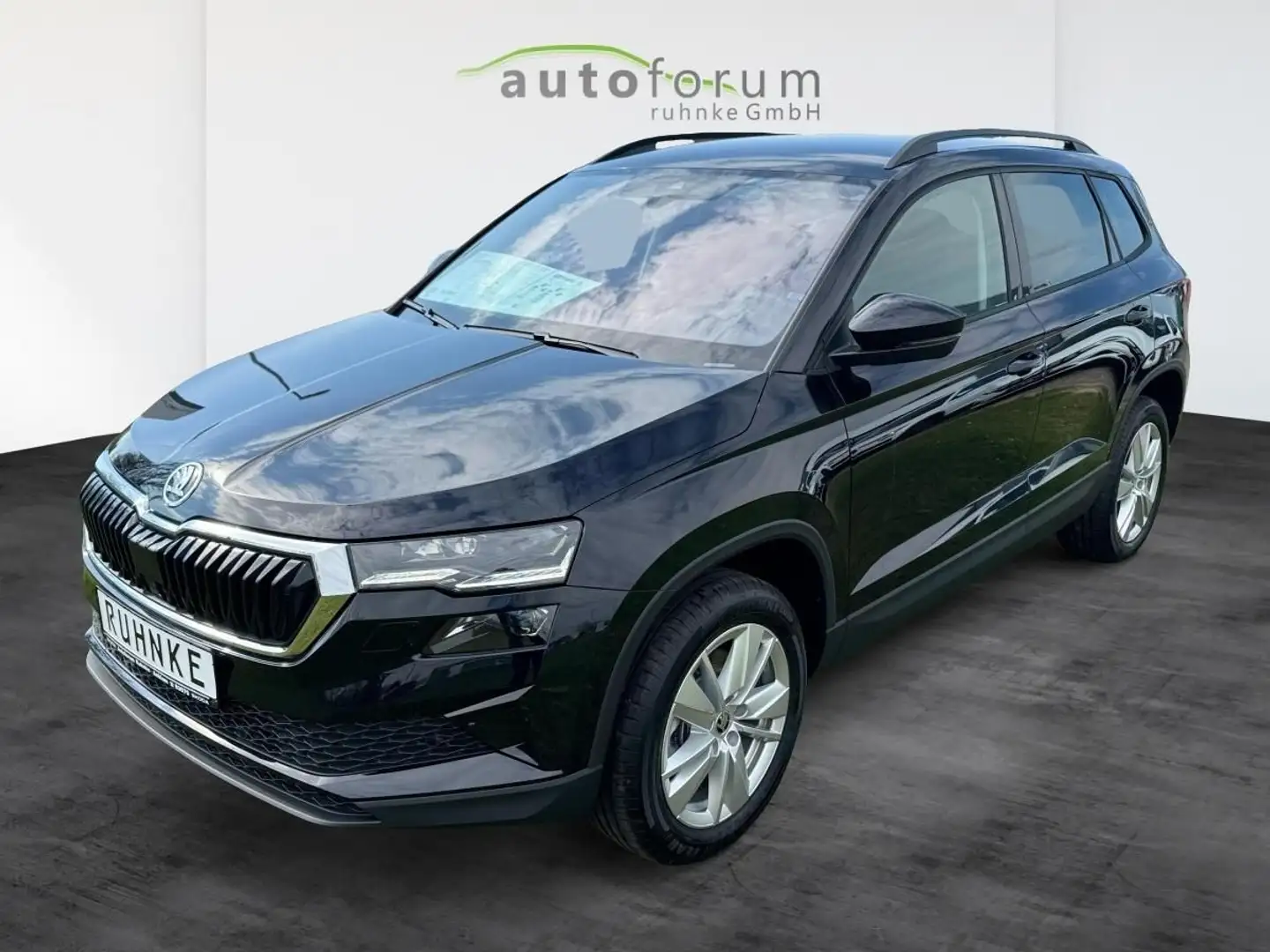 Skoda Karoq 1.5 TSI Automatik Selection 110 kW (150... Schwarz - 1
