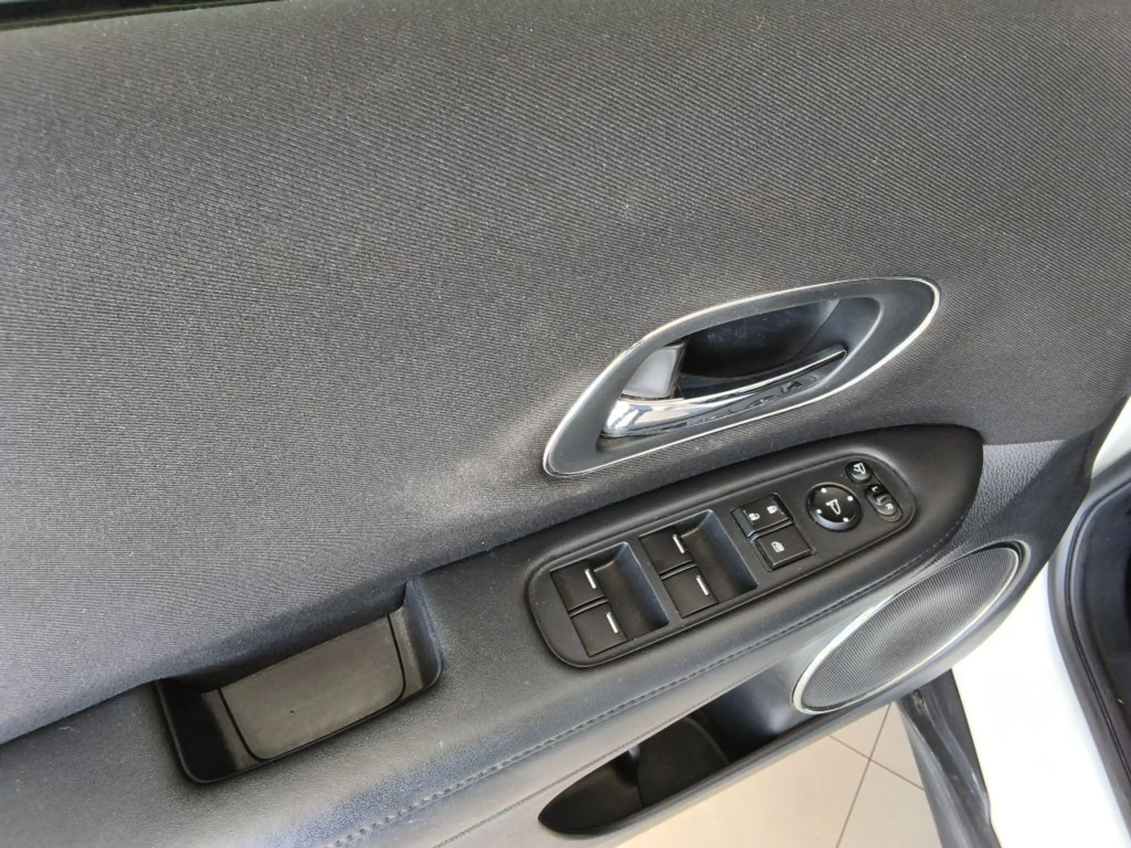 Honda HR-V 1.5 i-VTEC Elegance — photo 11