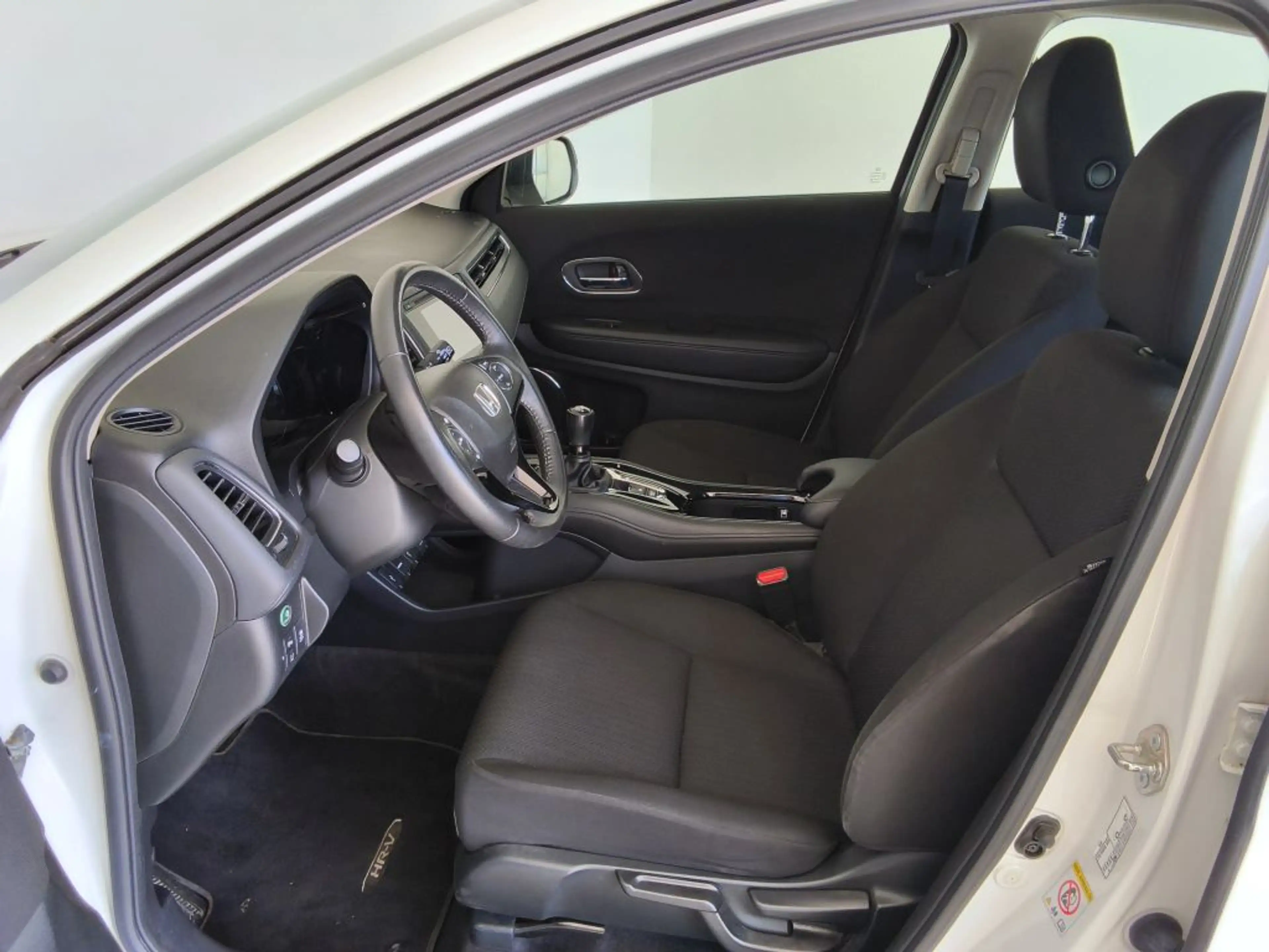 Honda HR-V 1.5 i-VTEC Elegance — photo 12