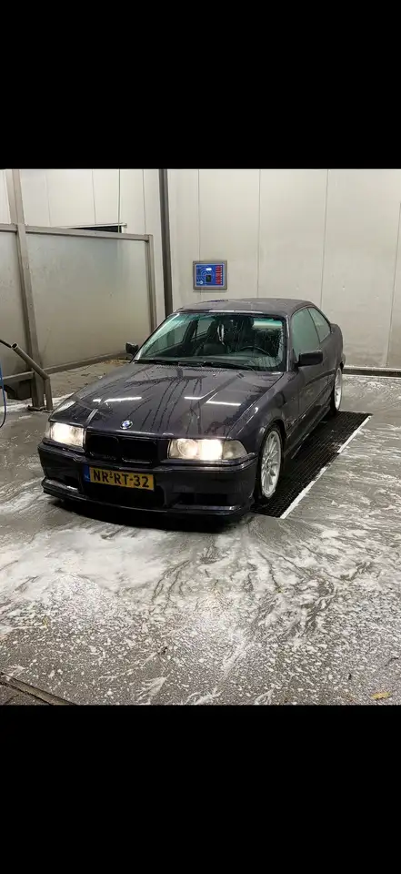 BMW 323i M Sport, foto 2