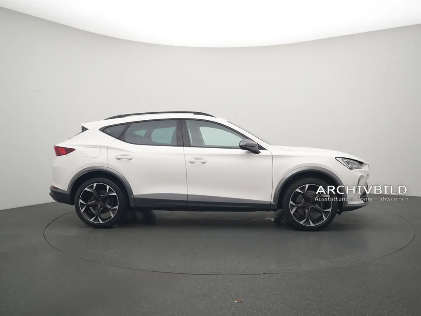 CUPRA Formentor VZ e-Hybrid PANO NAVI AHK ACC LEDER Weiß - 2