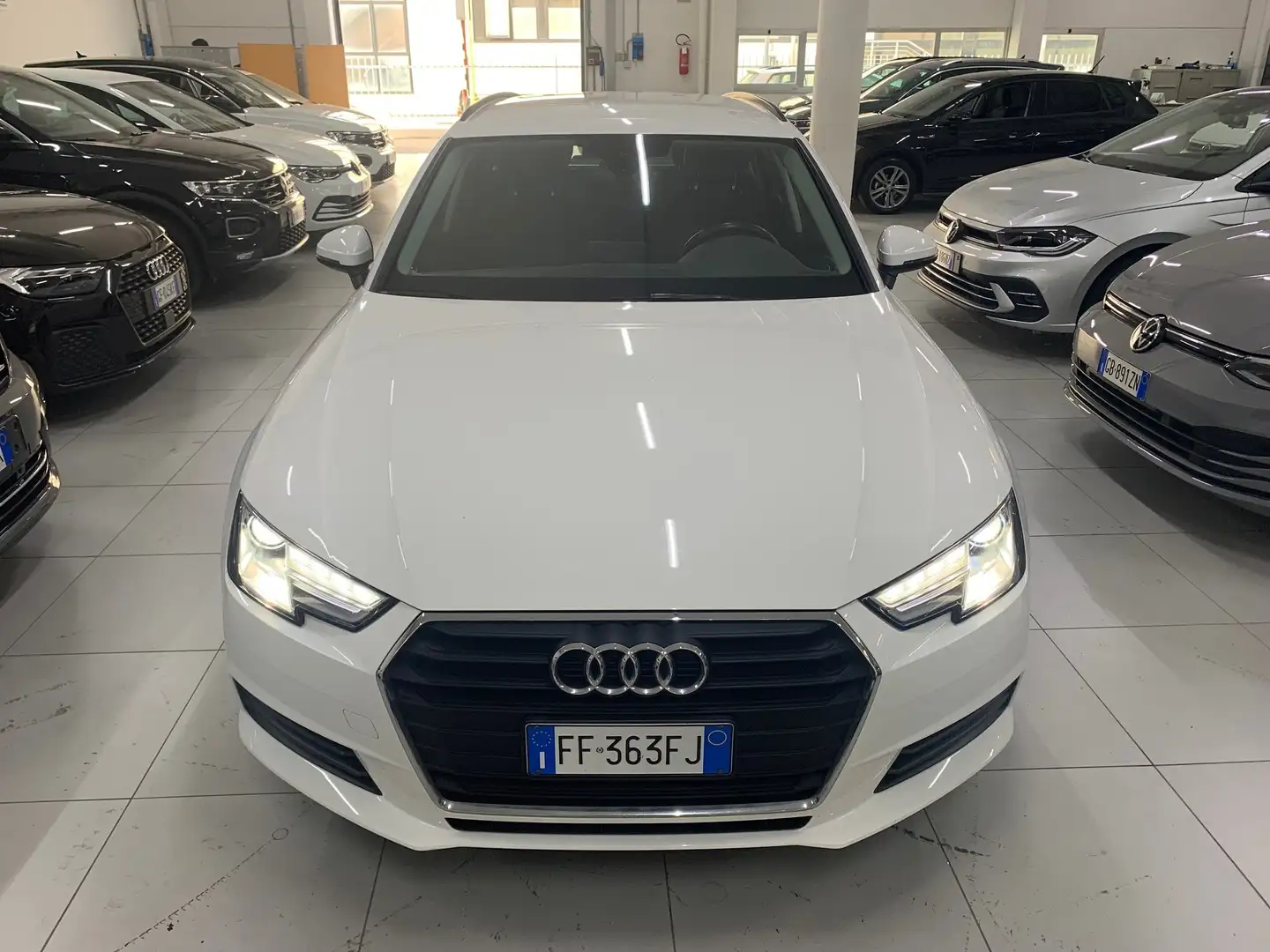 Audi A4 A4 Avant 2.0 tdi Business 122cv Biały - 2