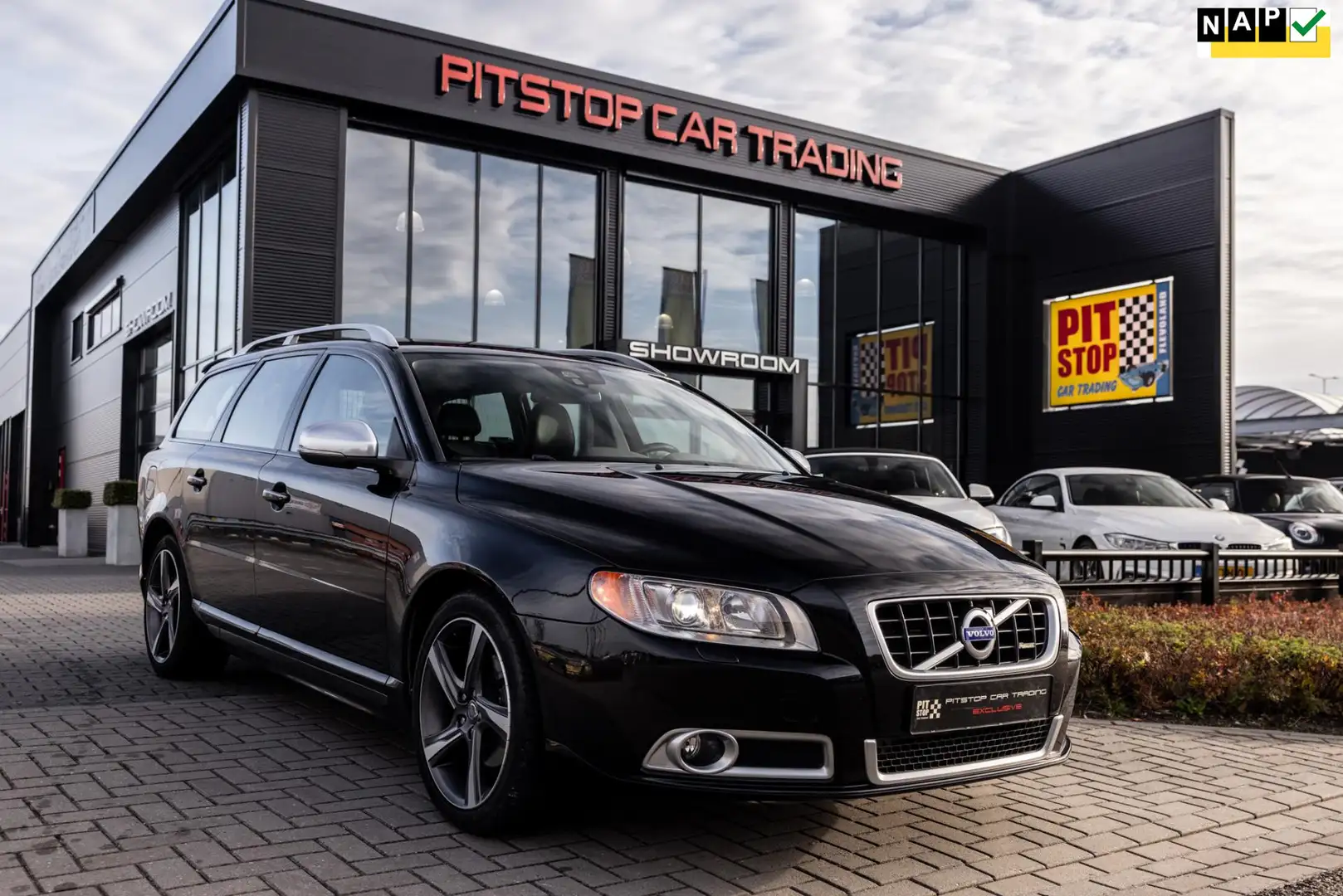 Volvo V70 2.0 T5 R-Design, 241 PK, Automaat, Cruise, Stoelve - 1