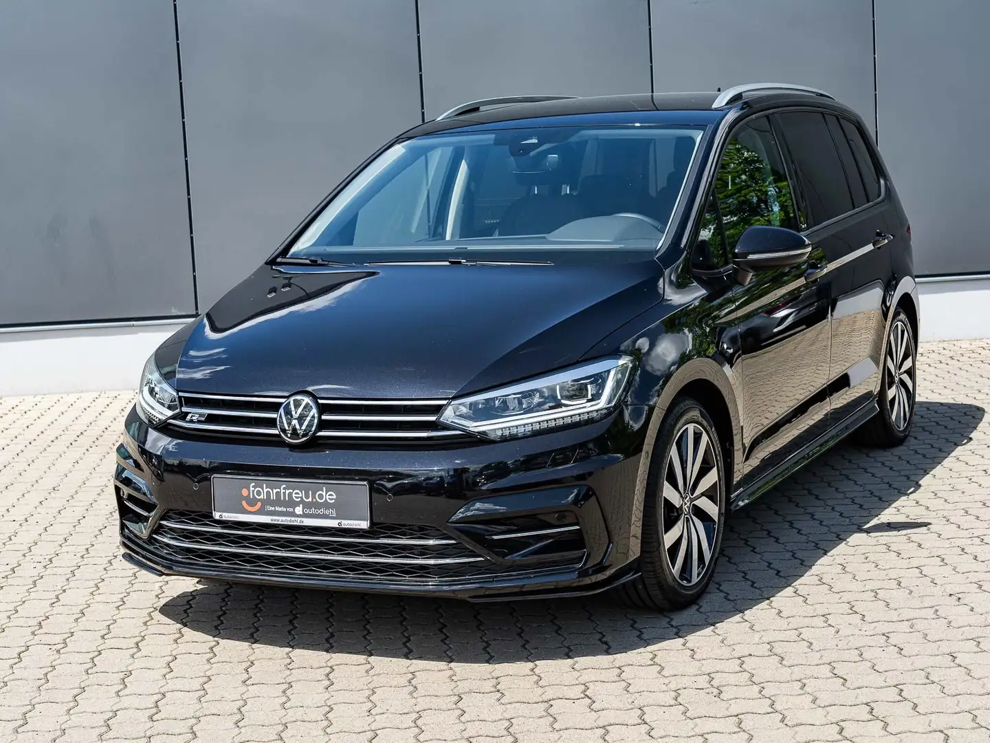 Volkswagen Touran 1.5 TSI DSG Move *7-SITZER*AHK*R-LINE* Zwart - 2