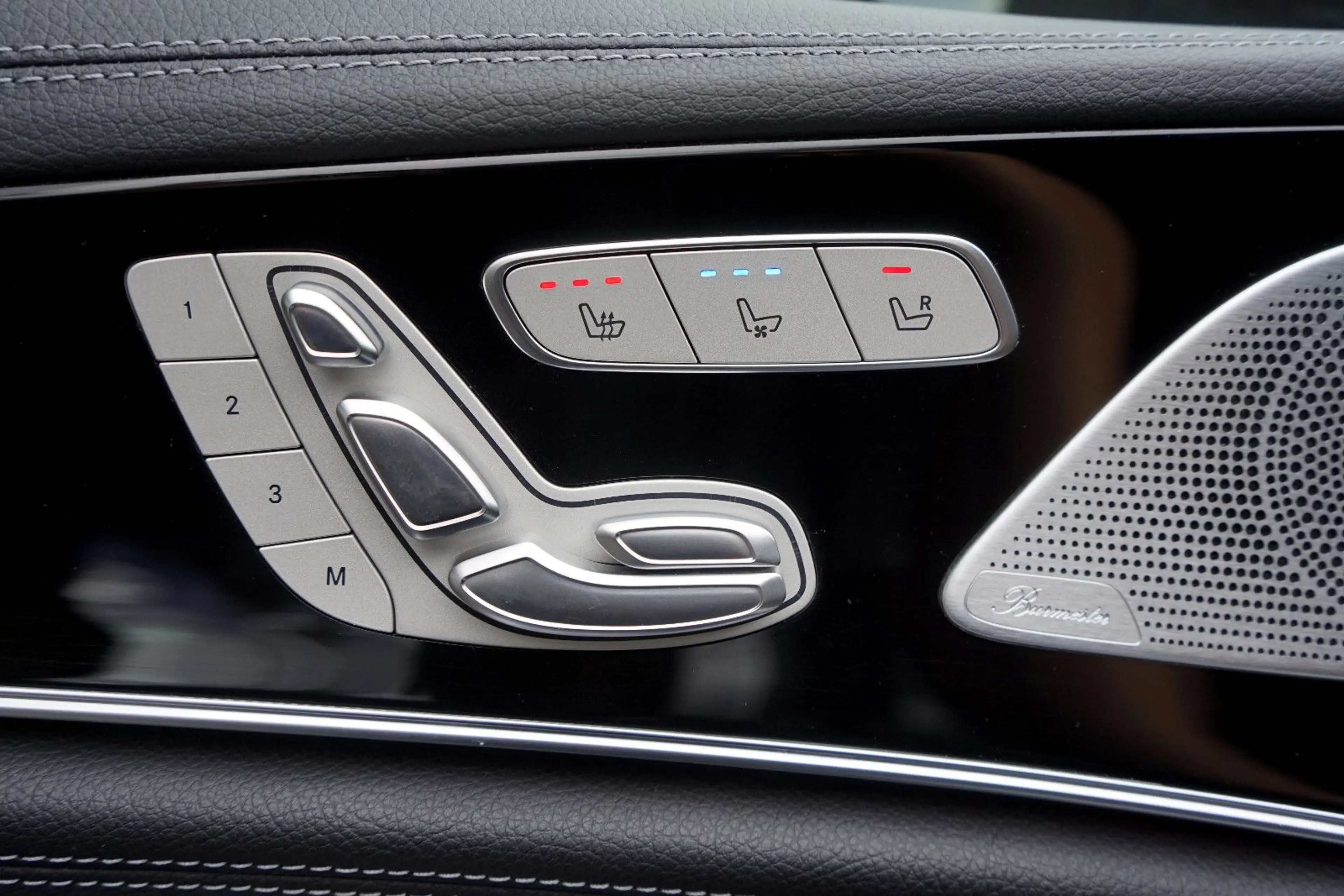 Mercedes-Benz AMG GT 53 4M*AMG Perfo*Head*360*ACC*Massage*Pano — photo 13