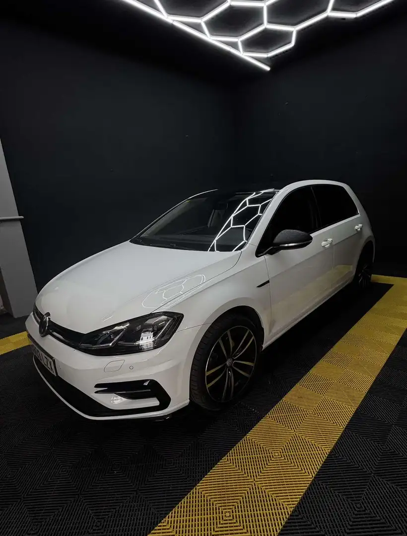 Volkswagen Golf 2.0TDI R-Line DSG7 110kW - 1