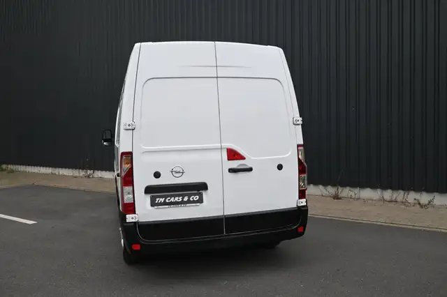 Opel Movano view 8
