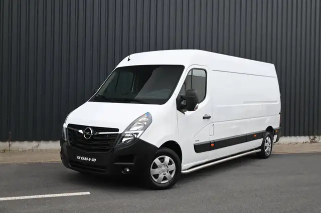 Opel Movano view 2