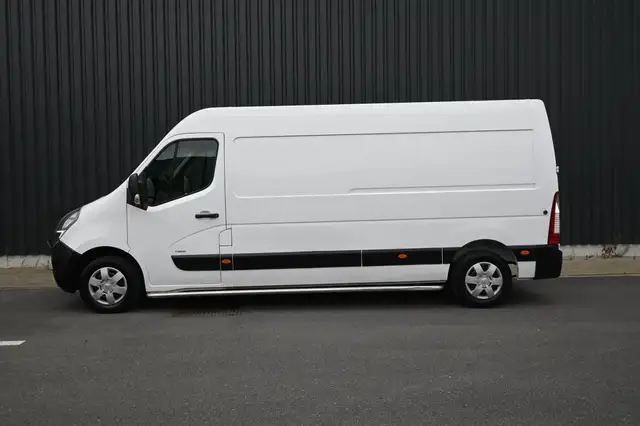 Opel Movano view 6