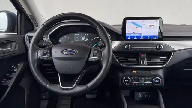 Ford Focus view 15