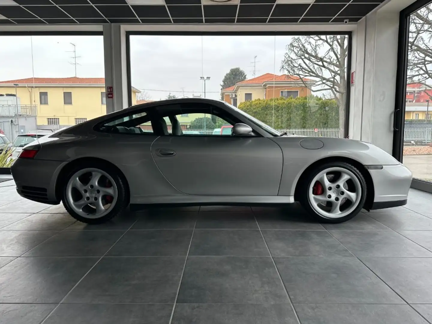 Porsche 911 996 Carrera 4S cat Coupé - UNICO PROPRIETARIO - Zilver - 2