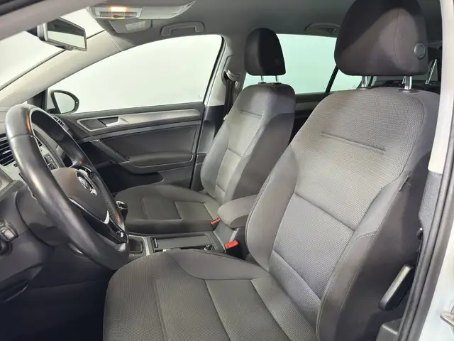 Volkswagen Golf view 13