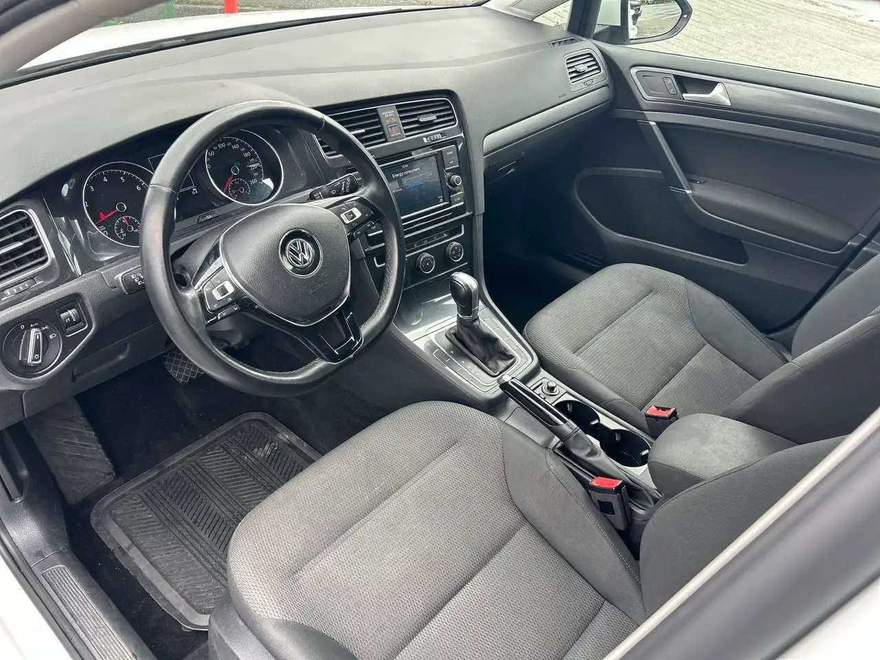 Volkswagen Golf снимка Volkswagen Golf