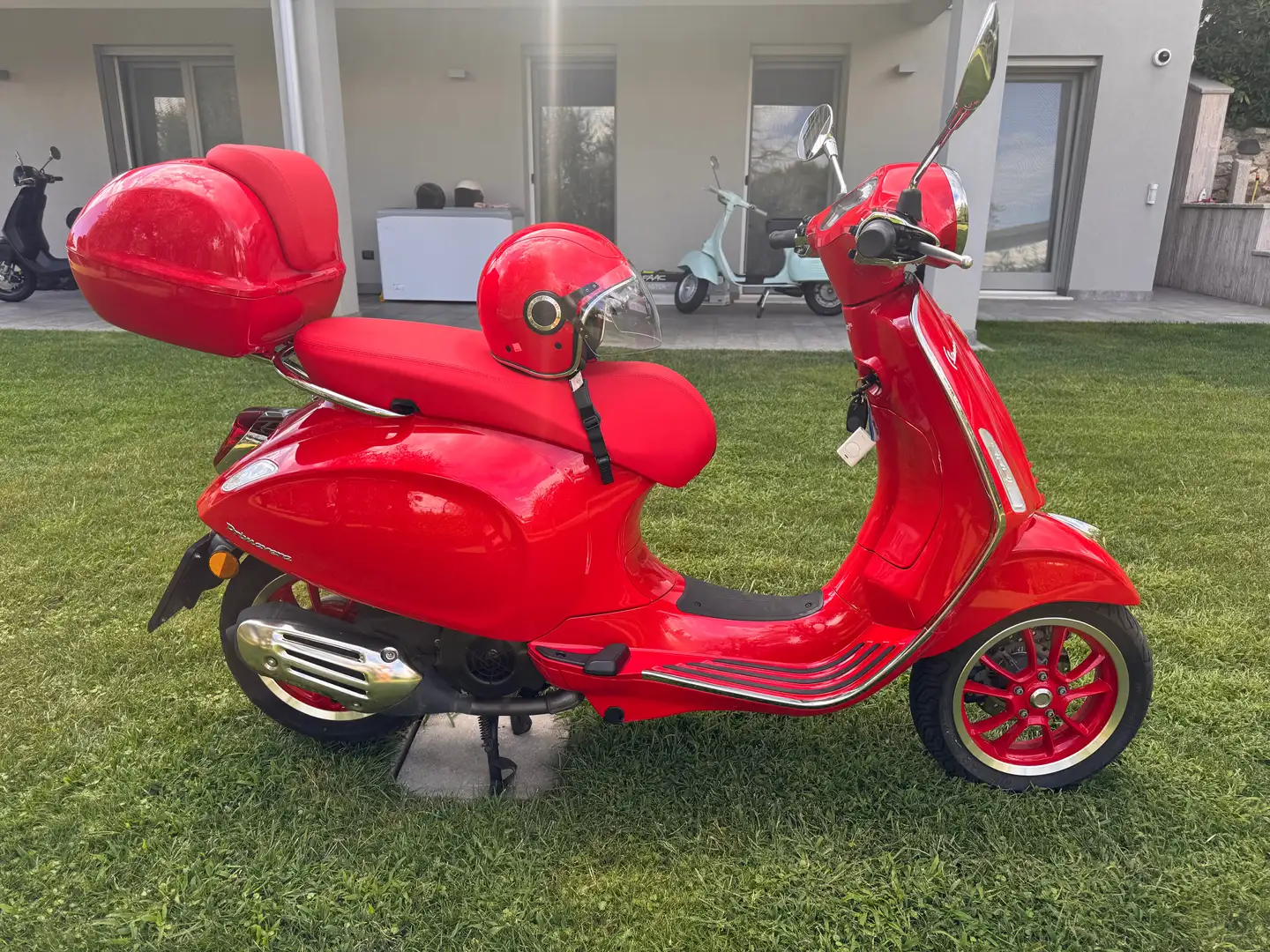Vespa Primavera 125 Red Piros - 1
