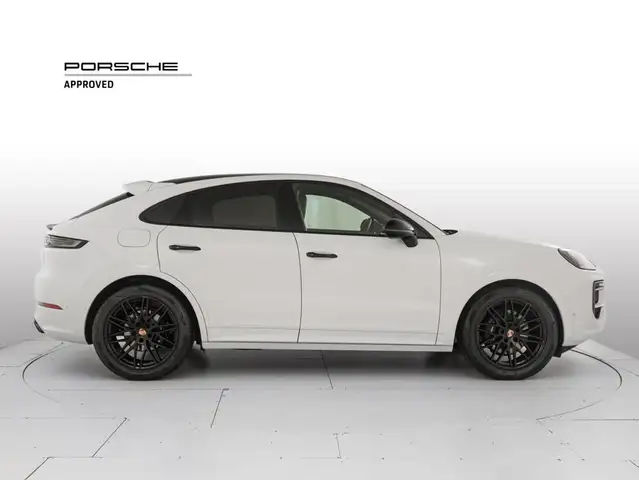 Porsche Cayenne view 6